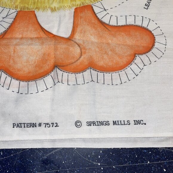 Vtg Easter Yellow Duck Cut Sew Pillow Fabric Panel Spring Mills Pattern #7572 - Picture 6 of 6
